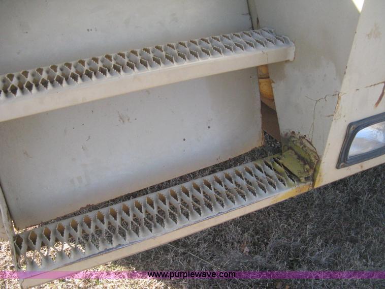 image for item H4378 1991 Mertz 4250 dry spreader truck