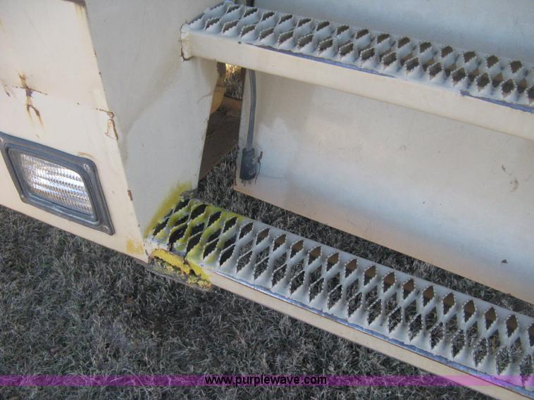 image for item H4378 1991 Mertz 4250 dry spreader truck