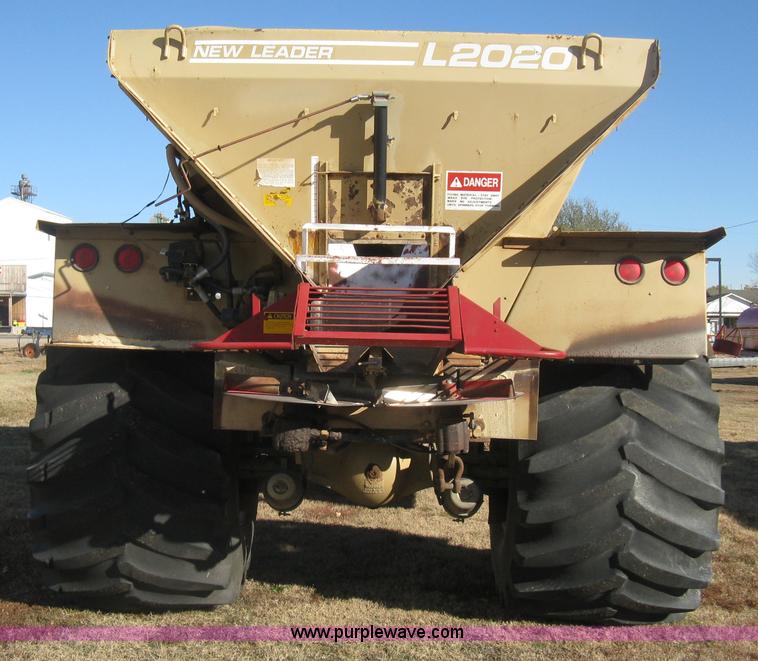 image for item H4379 1990 Mertz 4250 dry spreader truck