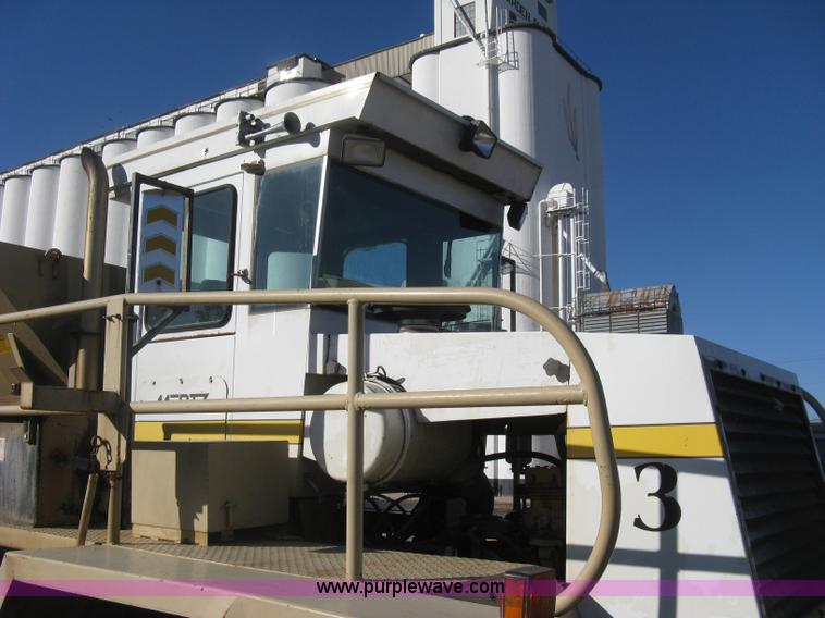 image for item H4379 1990 Mertz 4250 dry spreader truck