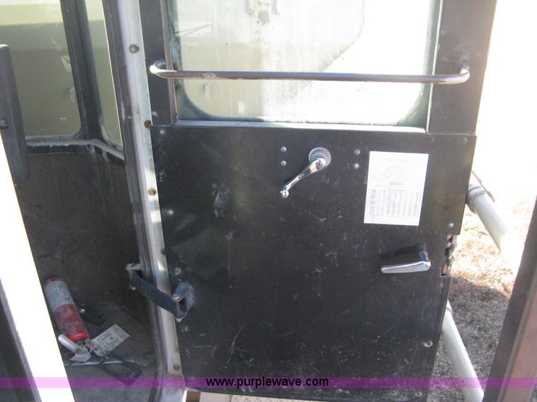 image for item H4379 1990 Mertz 4250 dry spreader truck