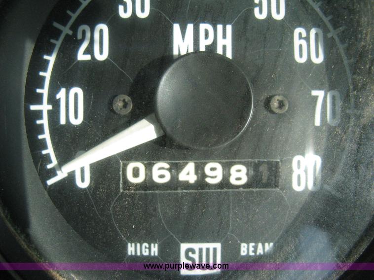 image for item H4379 1990 Mertz 4250 dry spreader truck