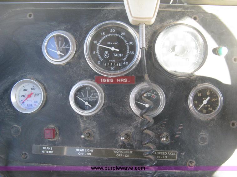 image for item H4379 1990 Mertz 4250 dry spreader truck