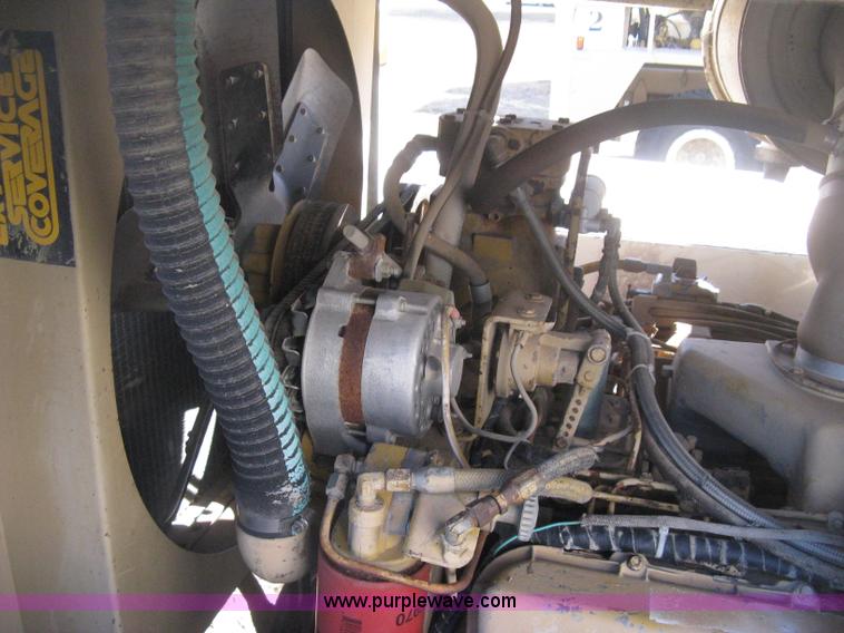 image for item H4379 1990 Mertz 4250 dry spreader truck