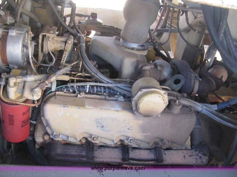 image for item H4379 1990 Mertz 4250 dry spreader truck