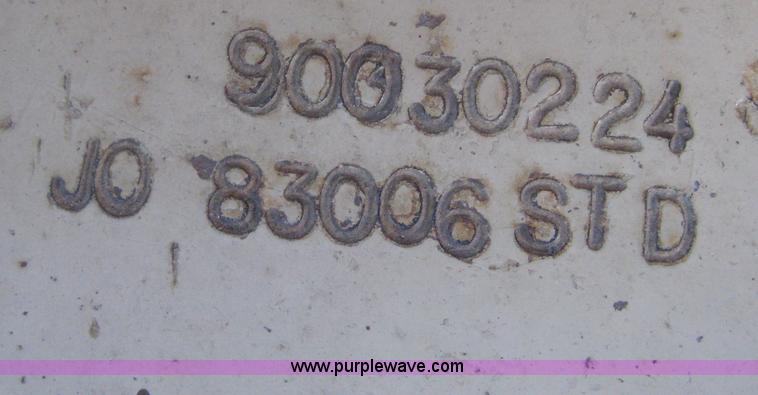 image for item H4379 1990 Mertz 4250 dry spreader truck