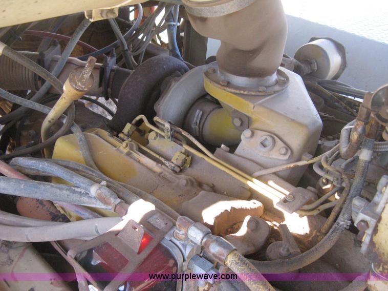 image for item H4379 1990 Mertz 4250 dry spreader truck