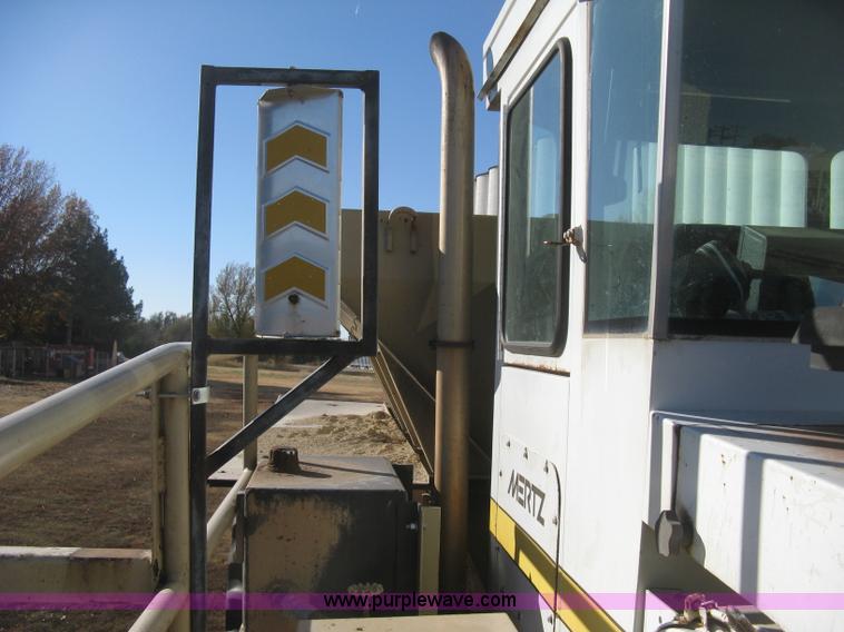 image for item H4379 1990 Mertz 4250 dry spreader truck