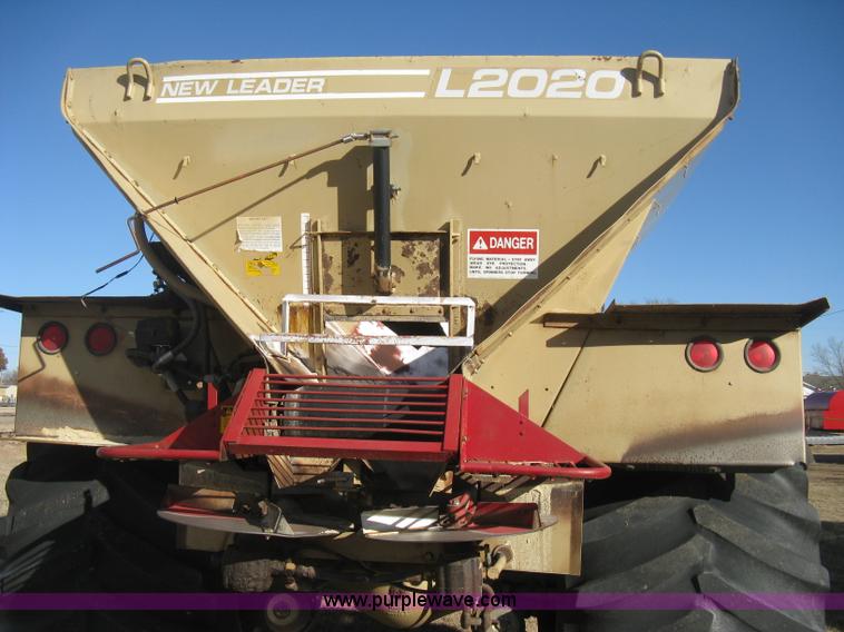 image for item H4379 1990 Mertz 4250 dry spreader truck