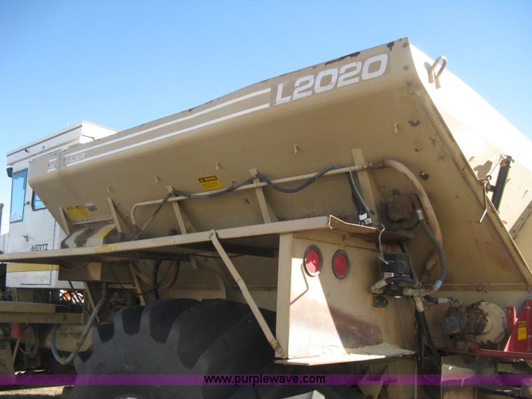 image for item H4379 1990 Mertz 4250 dry spreader truck