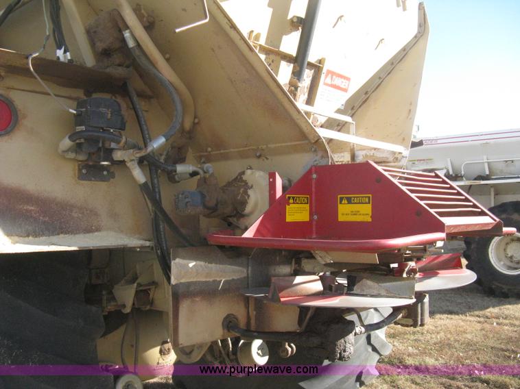 image for item H4379 1990 Mertz 4250 dry spreader truck