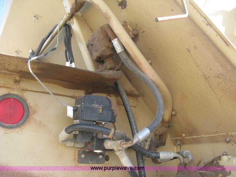 image for item H4379 1990 Mertz 4250 dry spreader truck