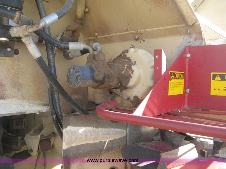 image for item H4379 1990 Mertz 4250 dry spreader truck