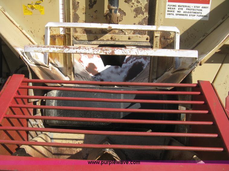 image for item H4379 1990 Mertz 4250 dry spreader truck