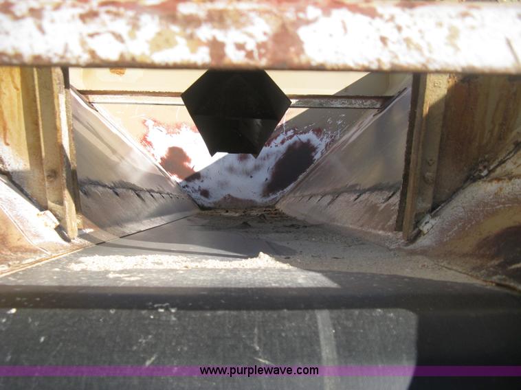 image for item H4379 1990 Mertz 4250 dry spreader truck