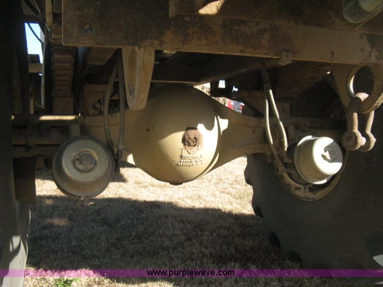 image for item H4379 1990 Mertz 4250 dry spreader truck