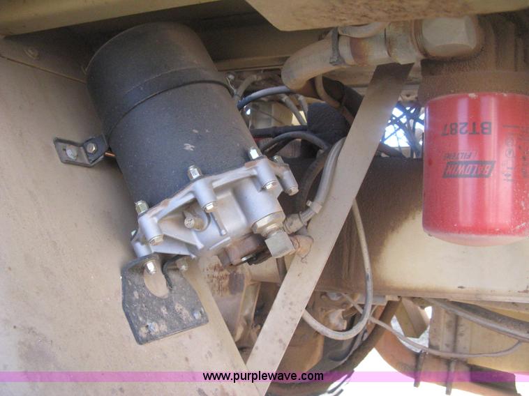 image for item H4379 1990 Mertz 4250 dry spreader truck