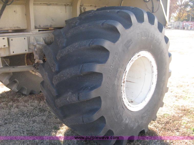 image for item H4379 1990 Mertz 4250 dry spreader truck