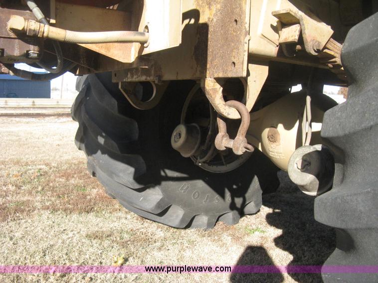 image for item H4379 1990 Mertz 4250 dry spreader truck