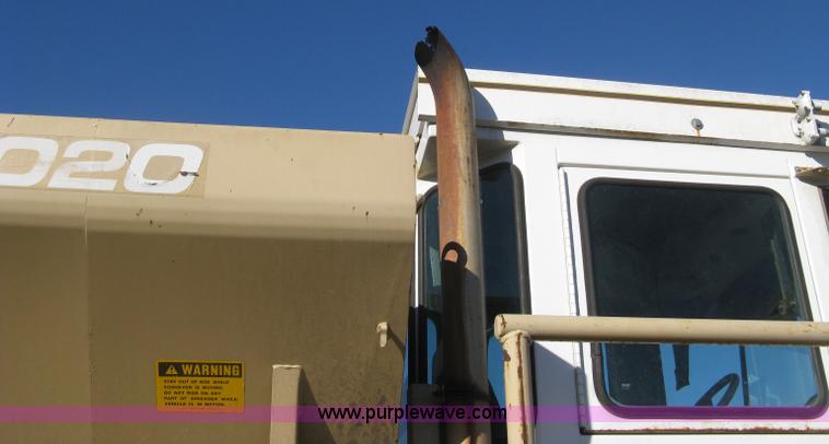 image for item H4379 1990 Mertz 4250 dry spreader truck