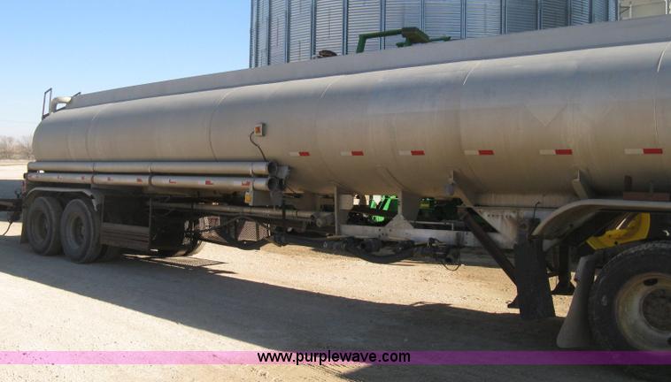 image for item H4442 1974 VIM tanker trailer