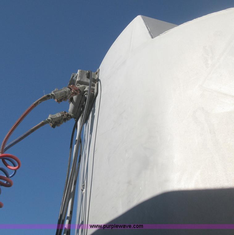 image for item H4442 1974 VIM tanker trailer