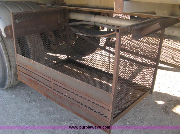 image for item H4442 1974 VIM tanker trailer