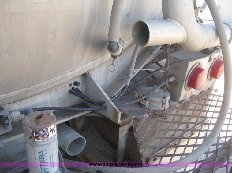 image for item H4442 1974 VIM tanker trailer