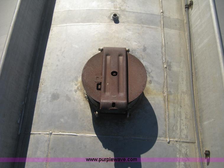 image for item H4442 1974 VIM tanker trailer