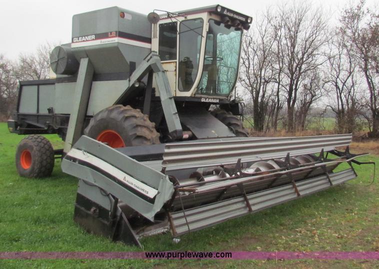 image for item H7258 Gleaner L2 combine