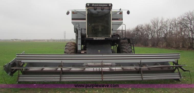 image for item H7258 Gleaner L2 combine