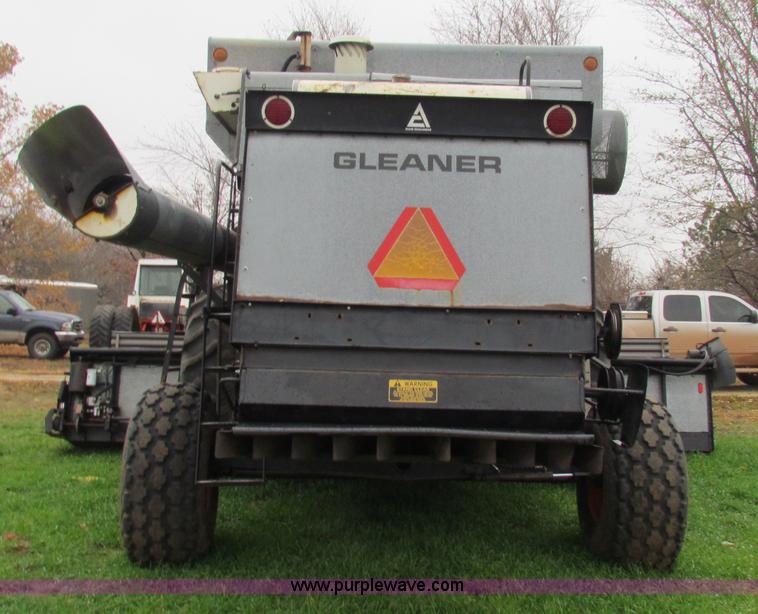 image for item H7258 Gleaner L2 combine