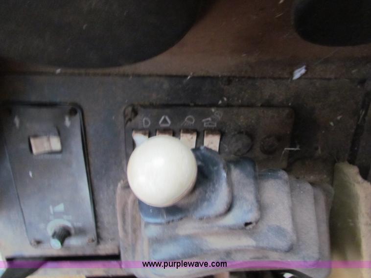 image for item H7258 Gleaner L2 combine