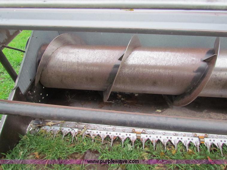 image for item H7258 Gleaner L2 combine