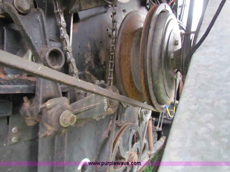 image for item H7258 Gleaner L2 combine