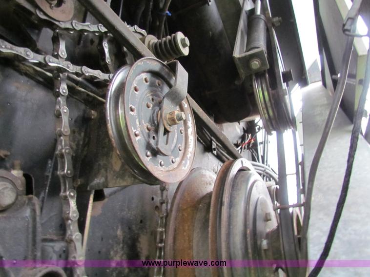 image for item H7258 Gleaner L2 combine