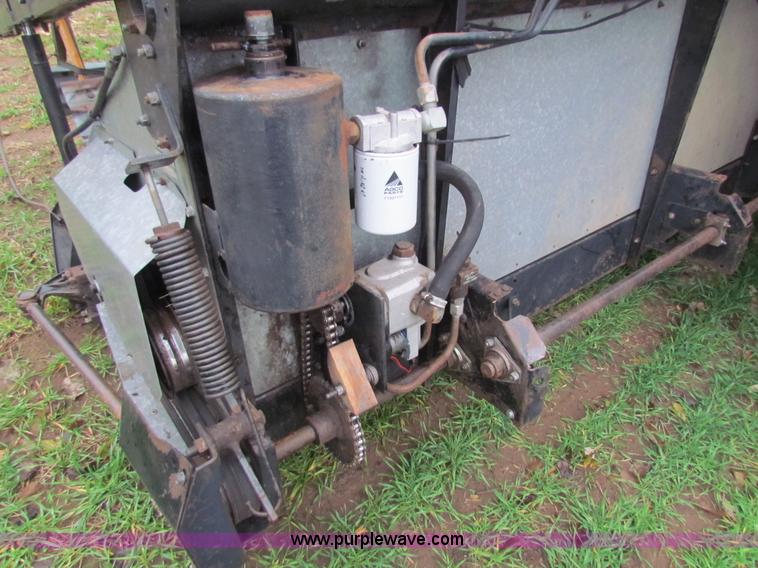 image for item H7258 Gleaner L2 combine