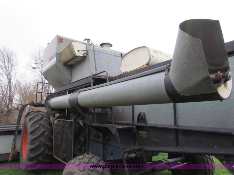 image for item H7258 Gleaner L2 combine