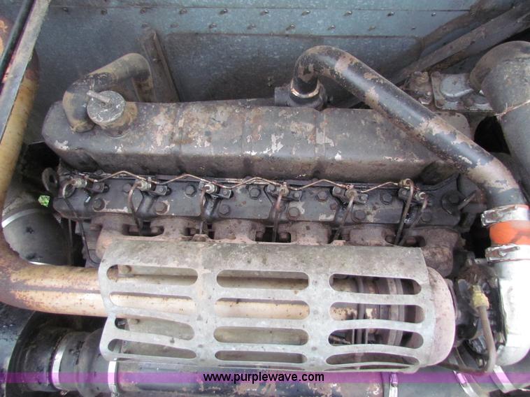 image for item H7258 Gleaner L2 combine