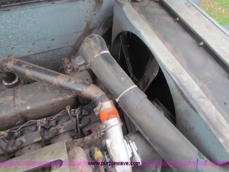 image for item H7258 Gleaner L2 combine