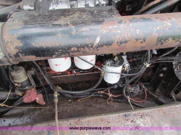 image for item H7258 Gleaner L2 combine