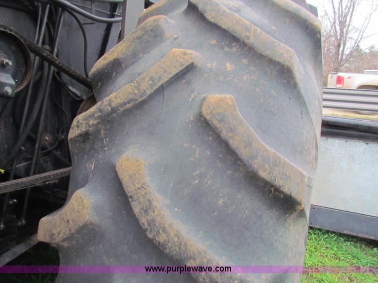 image for item H7258 Gleaner L2 combine