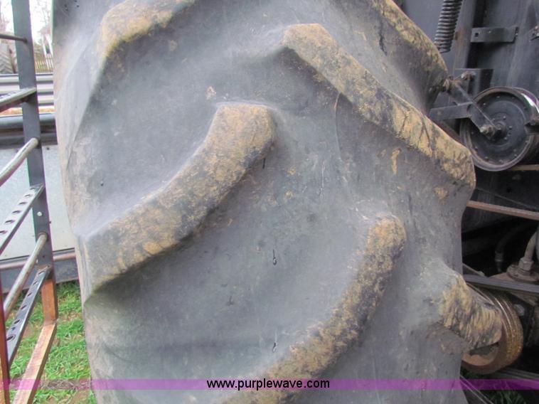 image for item H7258 Gleaner L2 combine