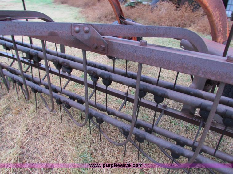 image for item H7259 New Idea 9' hay rake
