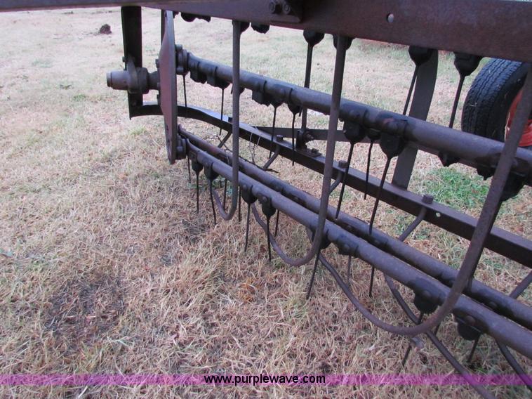 image for item H7259 New Idea 9' hay rake