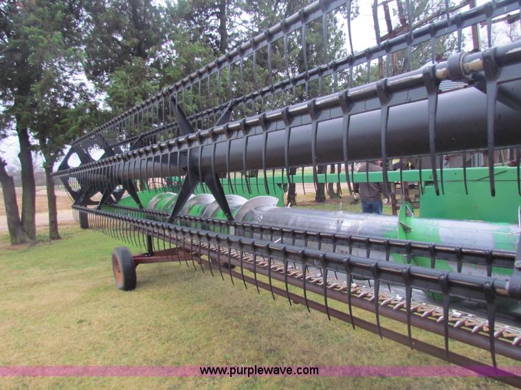 image for item H7260 1991 John Deere 925 25' rigid head