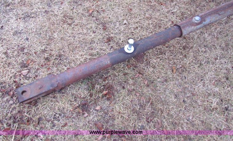 image for item H7264 John Deere 843 corn head