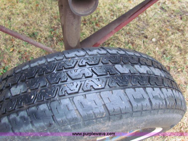 image for item H7264 John Deere 843 corn head