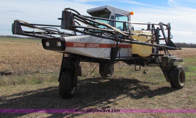 image for item H7278 SpraCoupe 220 self-propelled sprayer