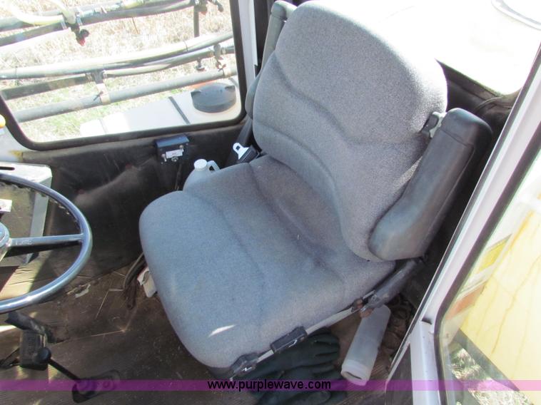 image for item H7278 SpraCoupe 220 self-propelled sprayer